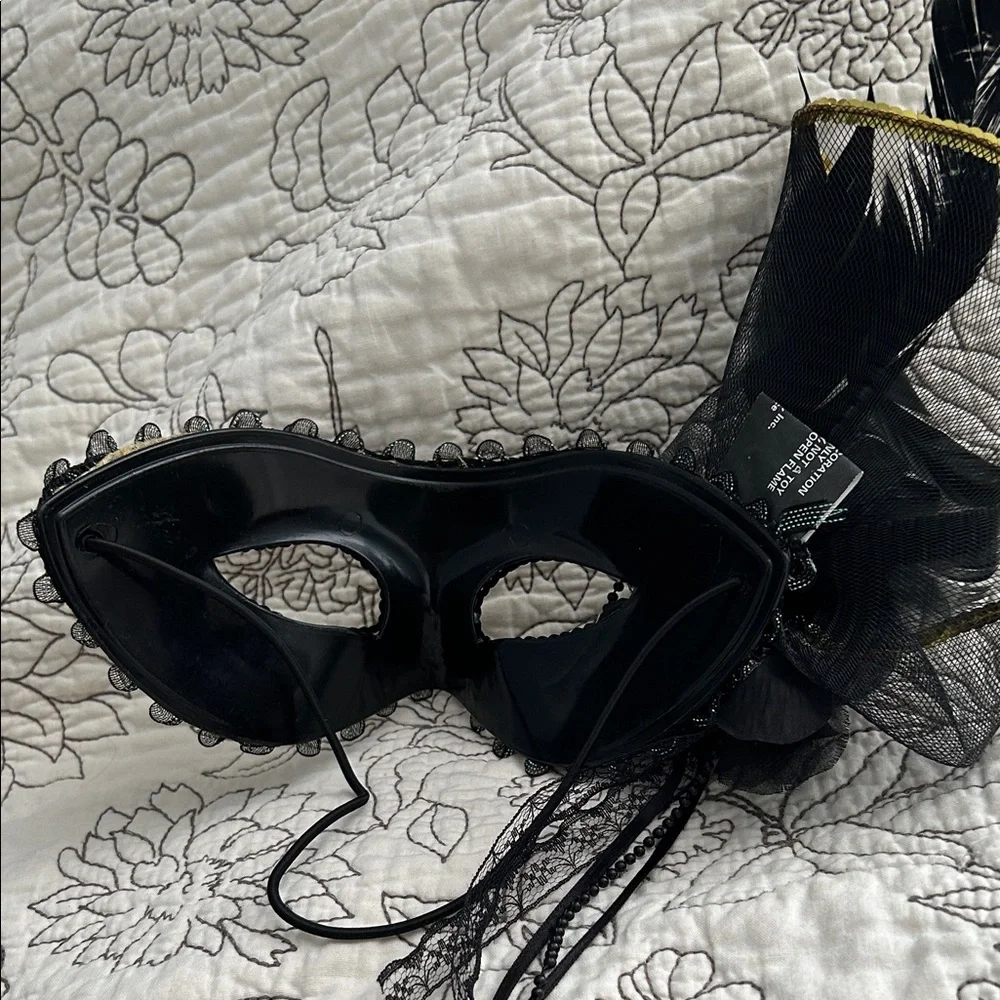 Chic Black and Gold Sequin Masquerade Mask